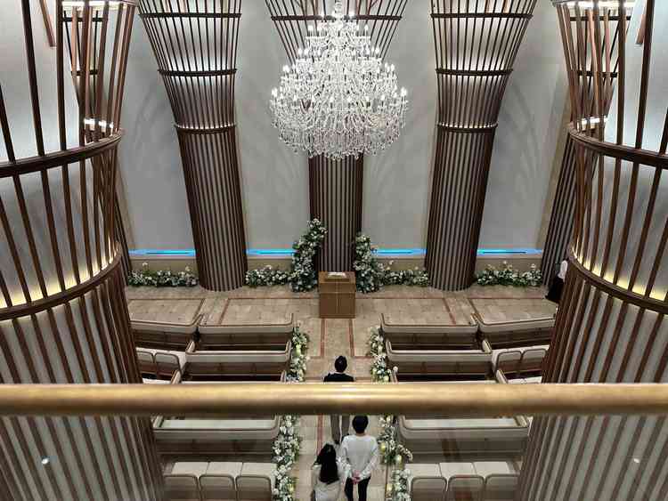 景色が見える前のチャペル。