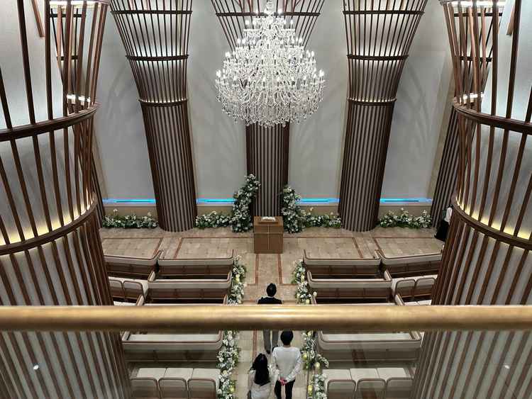 景色が見える前のチャペル。