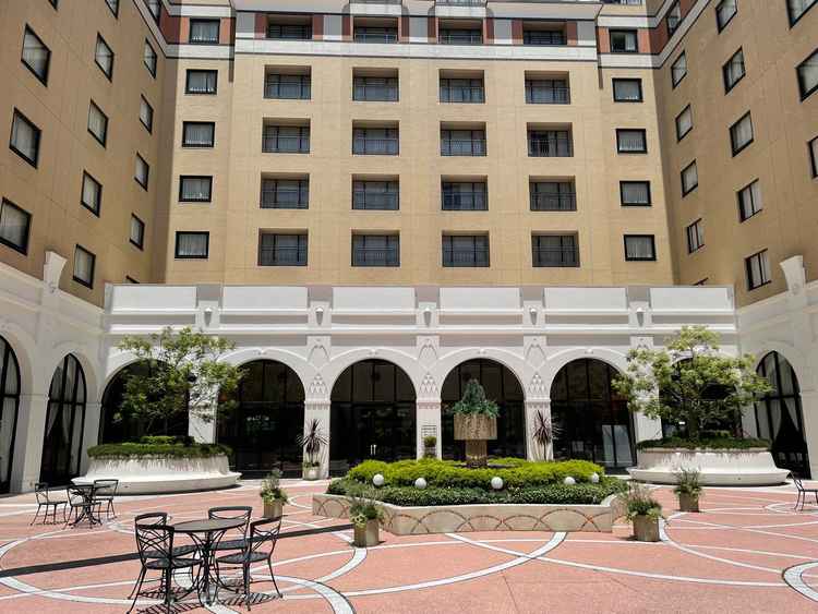 テラスでも式を挙げられるとの事でとても参考になりました。