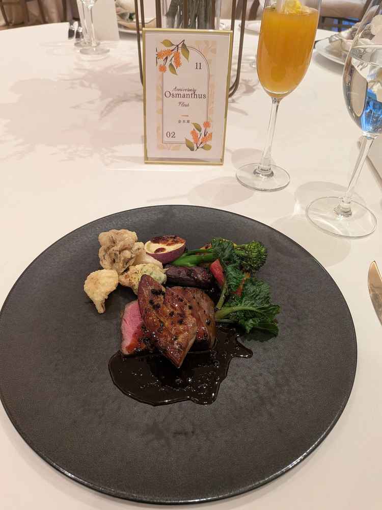 メインのお肉料理はトリュフがとても美味しかったです。お野菜も美味しかったです。