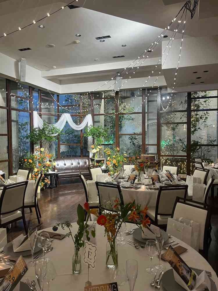 地下の披露宴会場の写真です。地下とは思えない素敵さでした。