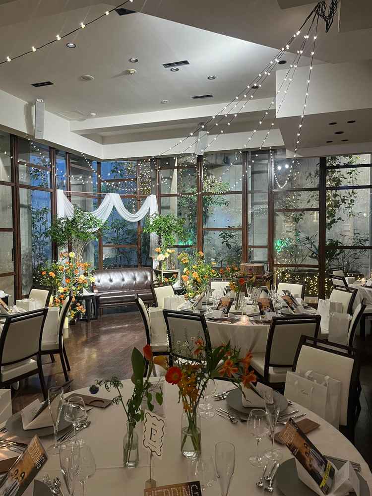 地下の披露宴会場の写真です。地下とは思えない素敵さでした。