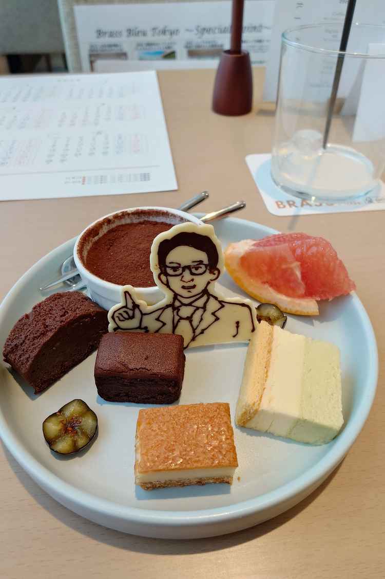 デザートも頂いきました。某塾で出会った話をしたらキャラクターのプレートをサプライズして頂きました。