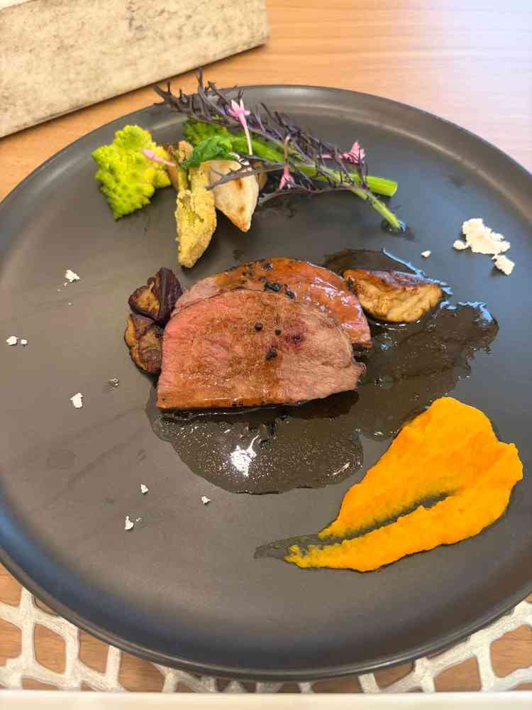 メイン料理の試食お肉が柔らかくてとても美味しかったです。