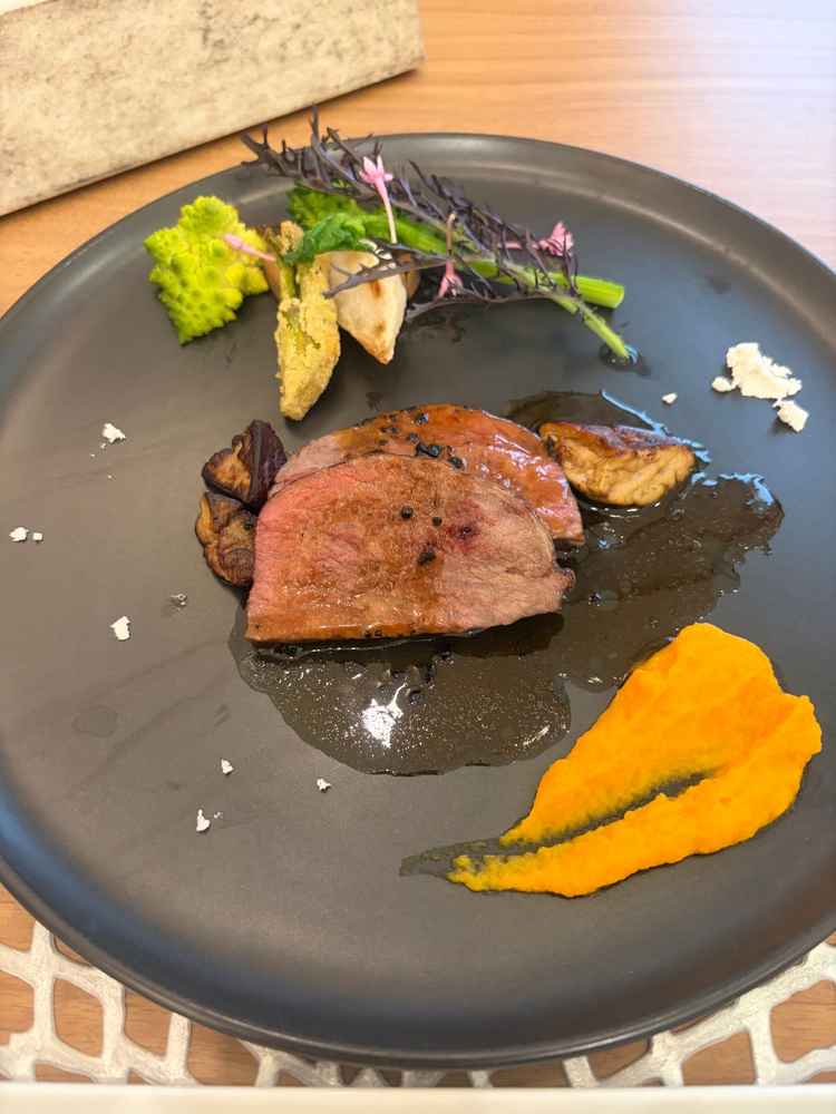 メイン料理の試食お肉が柔らかくてとても美味しかったです。