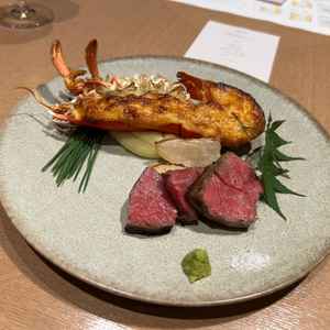 試食のメイン料理。オマール海老がとても美味しく、また食べたいと思う料理だった。