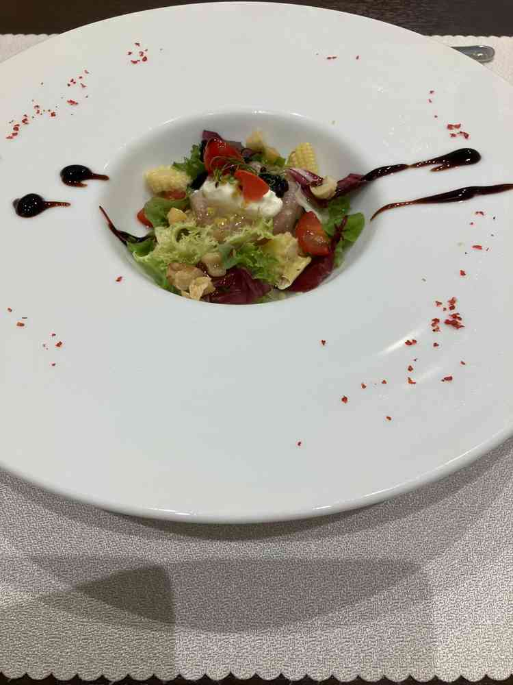 前菜、新鮮なカンパチが美味しかった