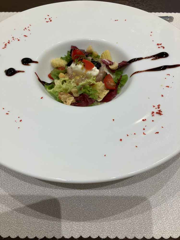 前菜、新鮮なカンパチが美味しかった