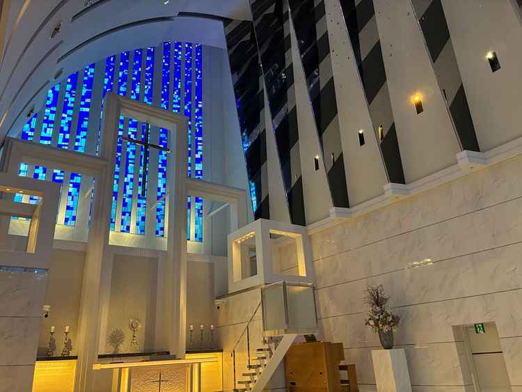 二つ目のチャペルは青色で、こちらも綺麗でした。