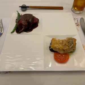 試食で提供していただいたお料理。お肉は柔らかく、魚は鱗がサクサク、身はふんわり絶品でした。