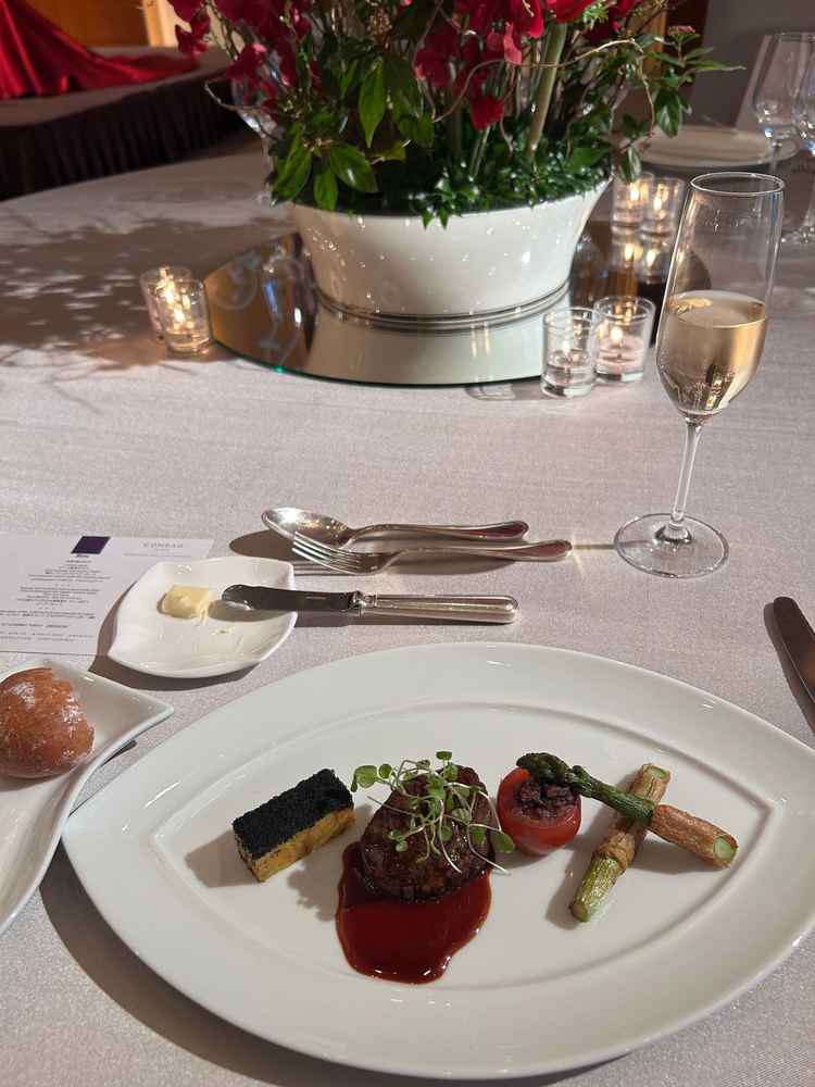 ハーフコースの試食がありどれも美味しかった。スタッフの方も色々と説明してくださった。