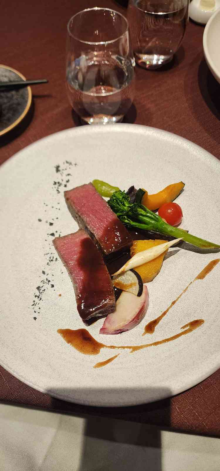 お肉がとても柔らかく最近食べた料理のなかで、一番美味しかったです。