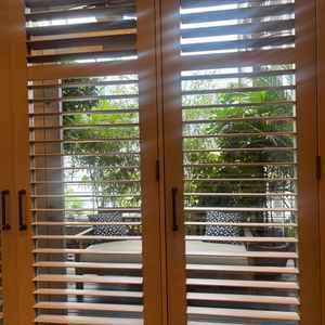 テラスのようなところもあり、ここでゲストと写真を撮れたり、ドリンクバーのようなものもできる