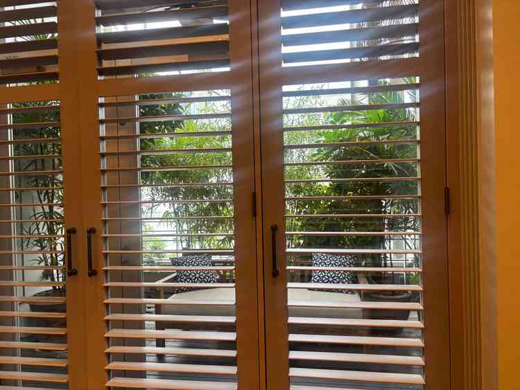 テラスのようなところもあり、ここでゲストと写真を撮れたり、ドリンクバーのようなものもできる