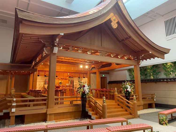 和装婚や前撮りに使用できる式場も室内にあり