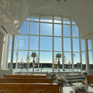 日の光が入る眺めがいいチャペルでした。