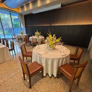 テーブルレイアウトが華やか。