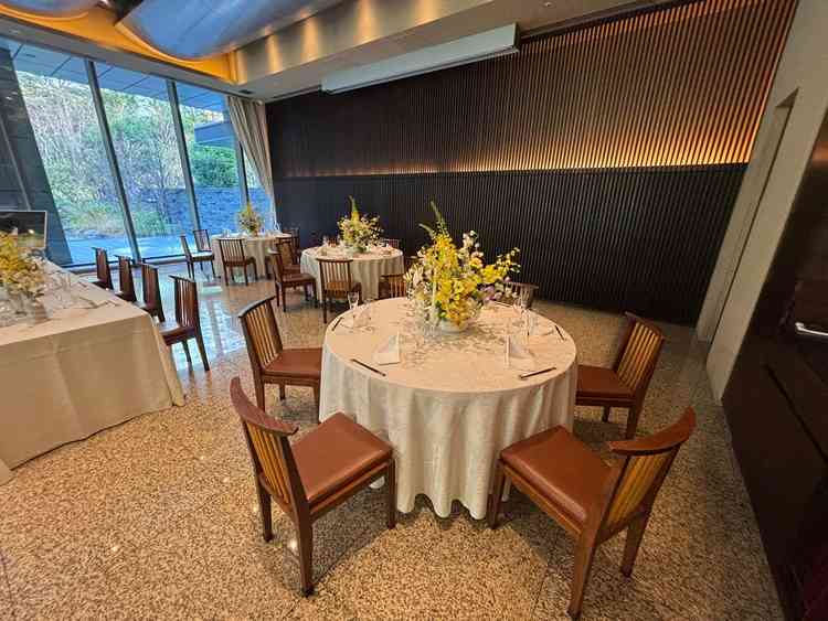 テーブルレイアウトが華やか。