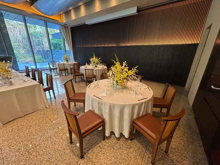 テーブルレイアウトが華やか。