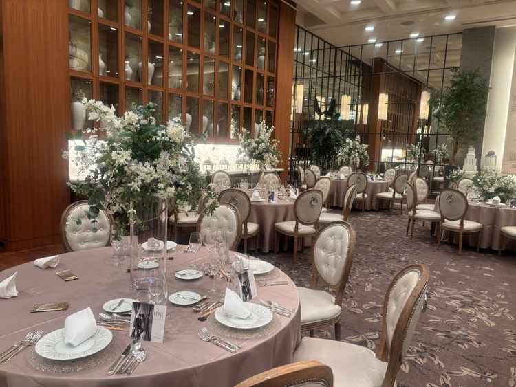 披露宴会場も広く、高級感があります。