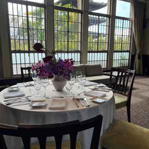 【アトリエ】1番大きい窓から五重塔が望める、とても京都らしいお部屋でした。テラスに出て写真もとれる。