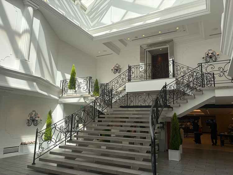 全天候型なので、天気を気にせずフラワーシャワーをすることができます。