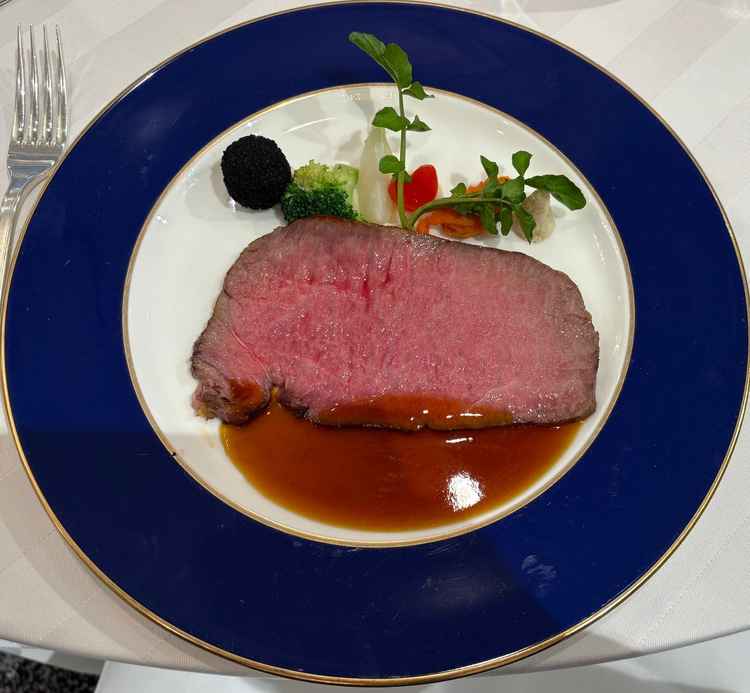 試食会で出たローストビーフ。口当たりが滑らかで、とても美味しかったです。満足感が高い逸品でした。