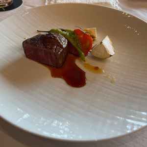試食その②　国産牛フィレのポワレと季節野菜　和風ソースと共に