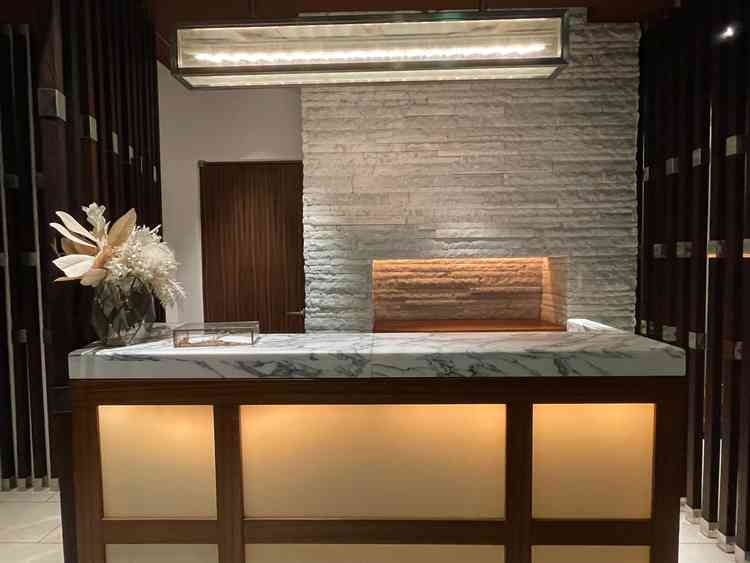 受付スペースとなる空間、コンパクトだが洗練された印象