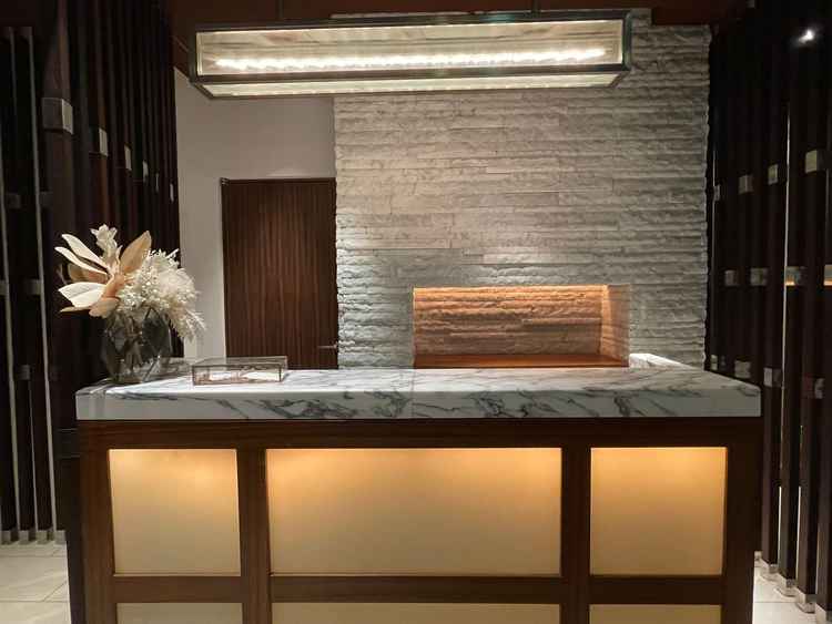 受付スペースとなる空間、コンパクトだが洗練された印象