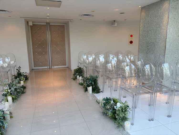 透明感のあるチャペル