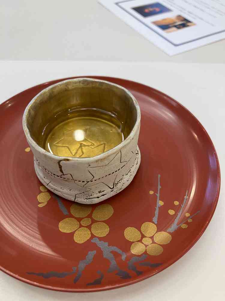 出汁を大切にしている。料理の器がどれも綺麗