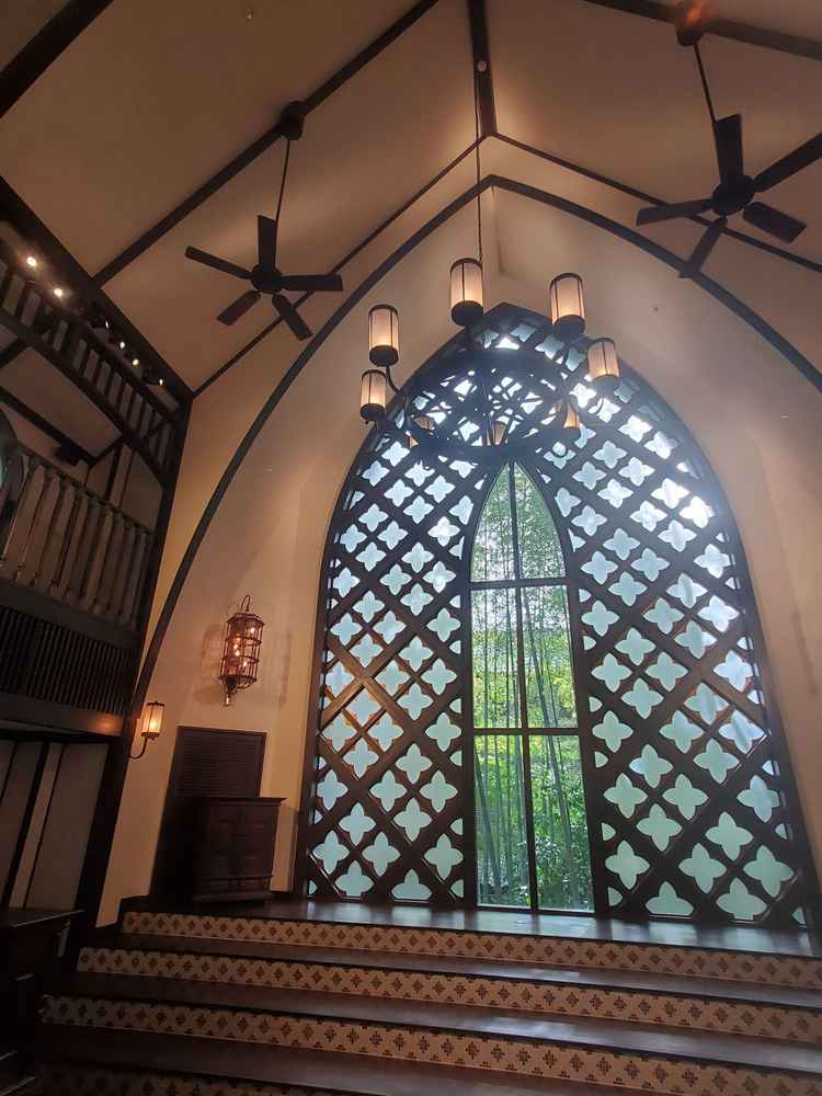 暖かみのあるチャペル