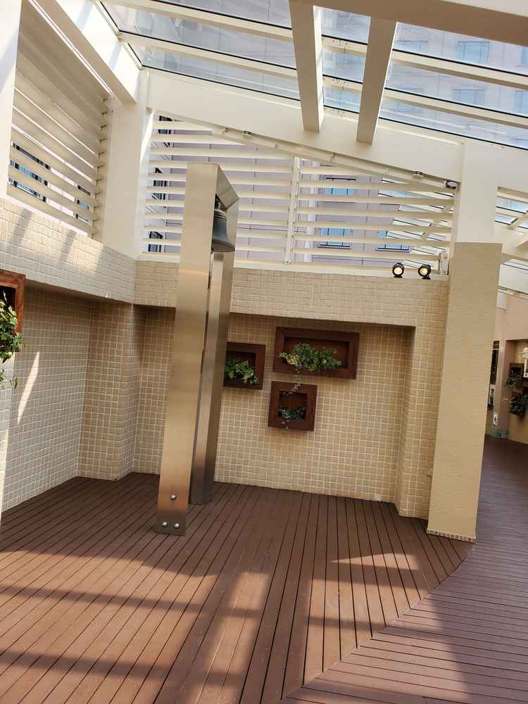 チャペルまでの道