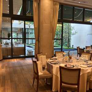 披露宴会場から見たガーデン。