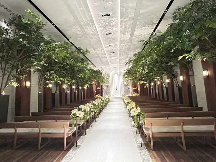 気になっていたチャペル。照明によって雰囲気が変わる。