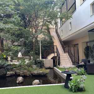 都内を感じさせない、緑、滝の自然を感じられるガーデン良かった！