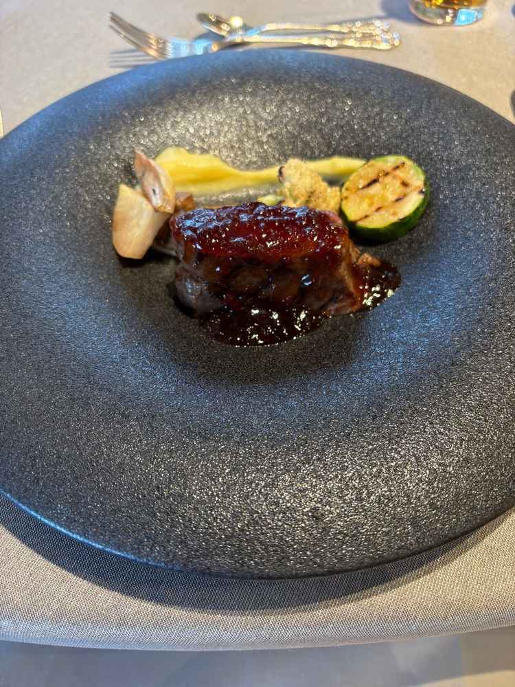 ハーフコース試食の肉料理です。