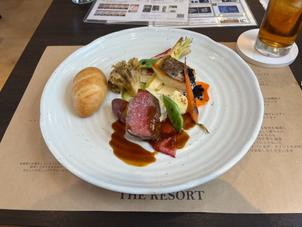 試食のお料理は醤油、味噌などの和の調味料がベースとなっていて年齢問わず馴染みやすい。お箸で食べられる