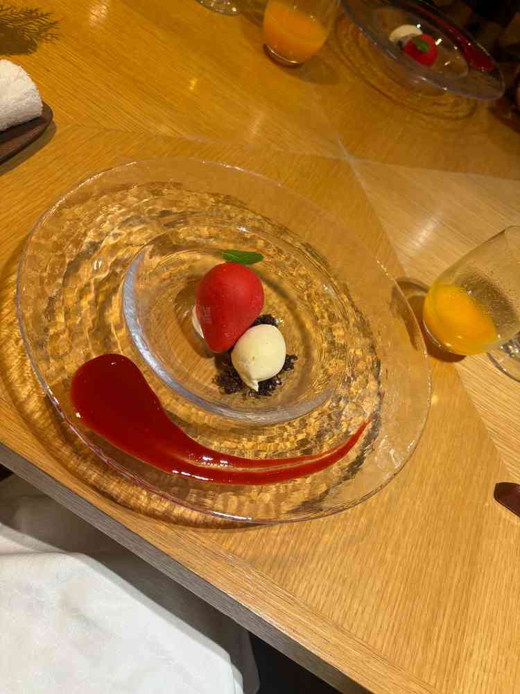 試食したデザート、試食した料理はどれも非常においしかった。