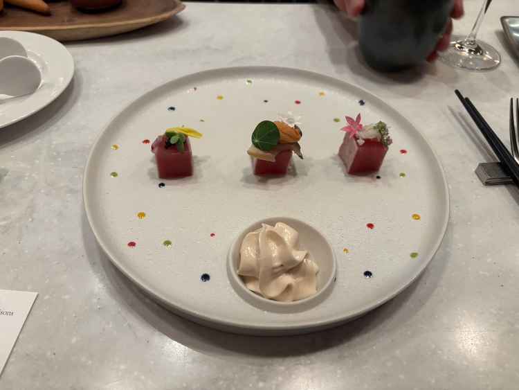 試食2品目。キャビアやウニが乗っており、見た目も可愛く味も美味しかった。