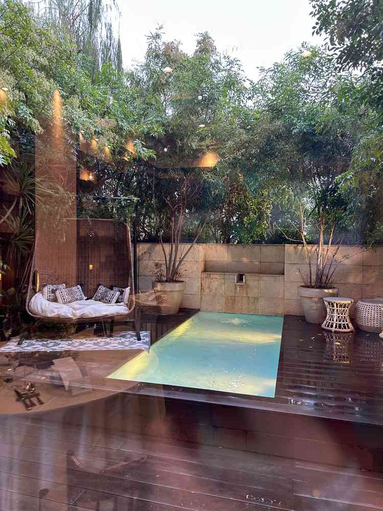 テラスがあり、すごく異国の雰囲気で特別な時間を作れると感じました。