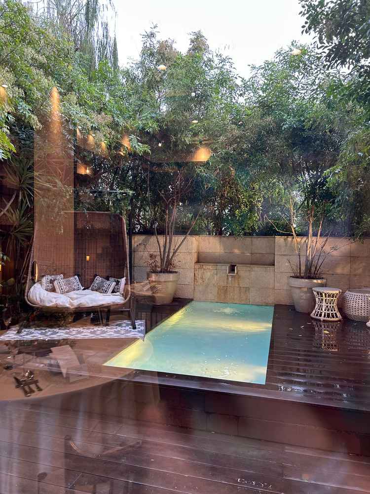 テラスがあり、すごく異国の雰囲気で特別な時間を作れると感じました。