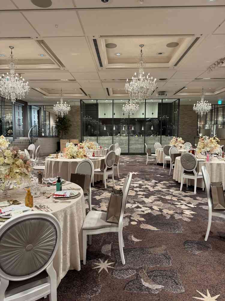 オープンキッチン付き披露宴会場