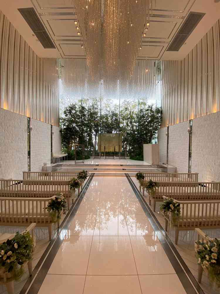 チャペル。緑と白のコントラストが写真映えしそうです。