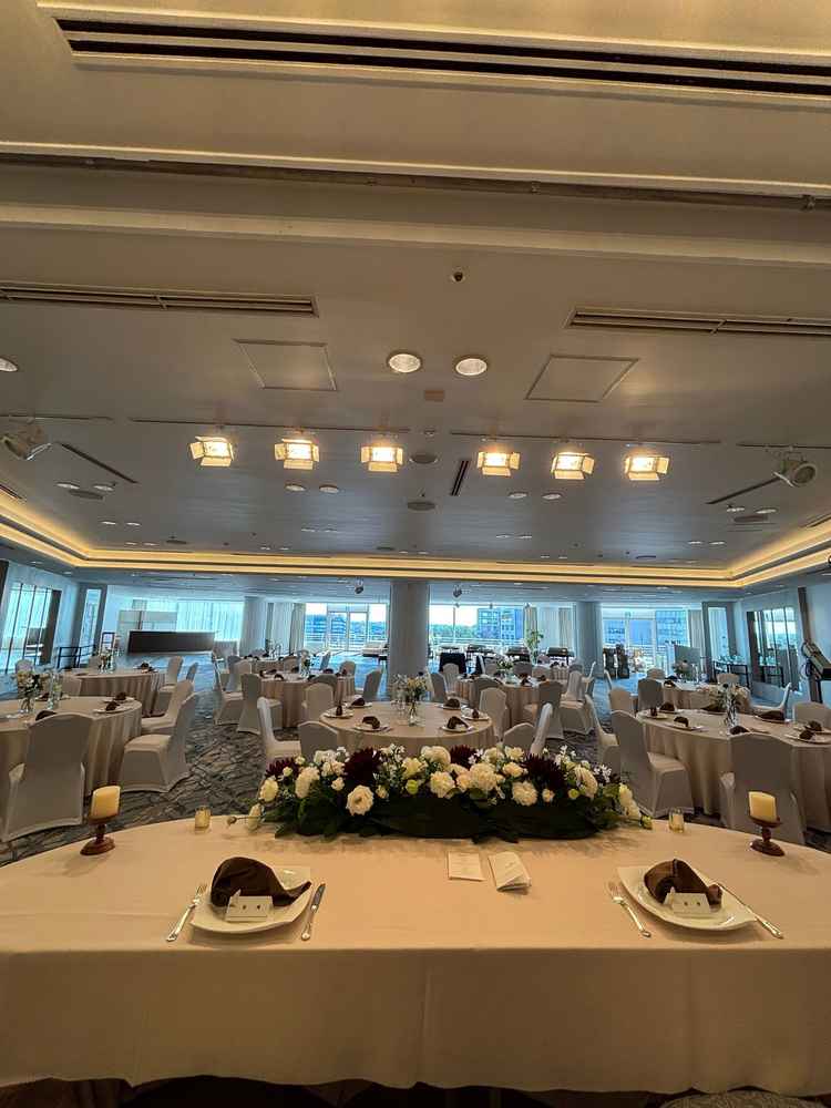 もう一つの披露宴会場。こちらの方が広さはないですが、雰囲気、色合いが好みでした。