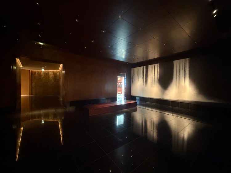 神前式の会場付近。ホテル全体に芸術性を感じる。