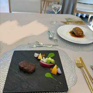 試食メニュー。お肉もお魚のパイ包みもとにかく柔らかくて、美味しかったです。