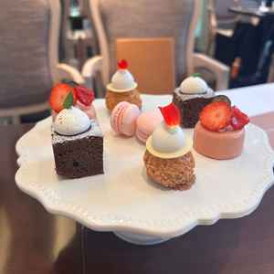 ケーキビュッフェ。オプションでスイーツビュッフェをできる。