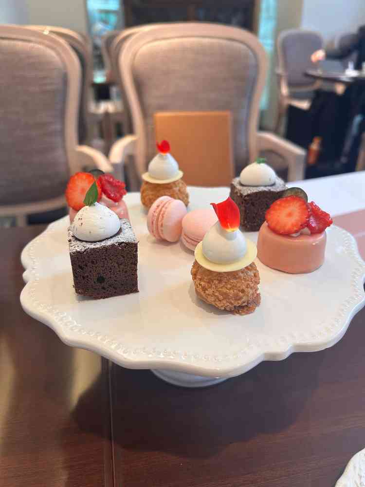 ケーキビュッフェ。オプションでスイーツビュッフェをできる。